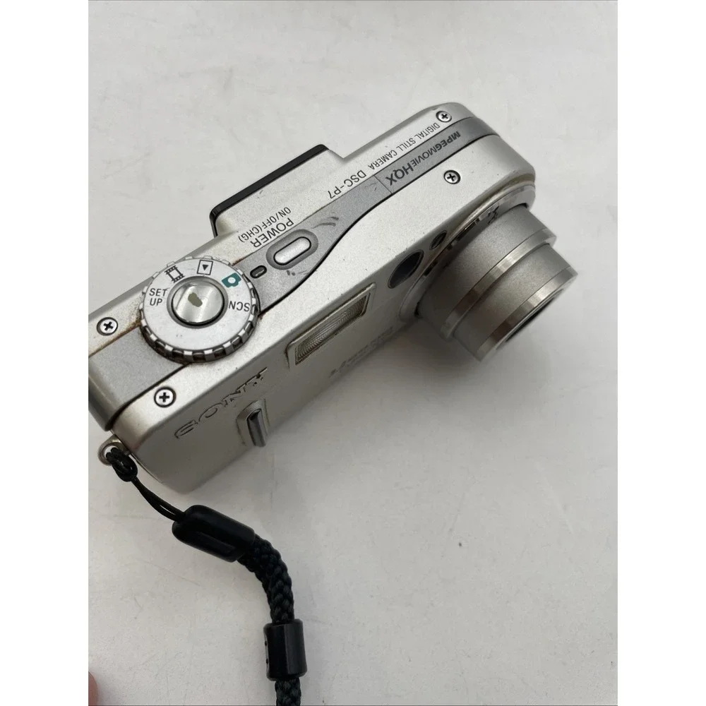 Sony Cyber-shot DSC-P7 3.2MP Digital Compact Camera +Battery & Memory Stick Card